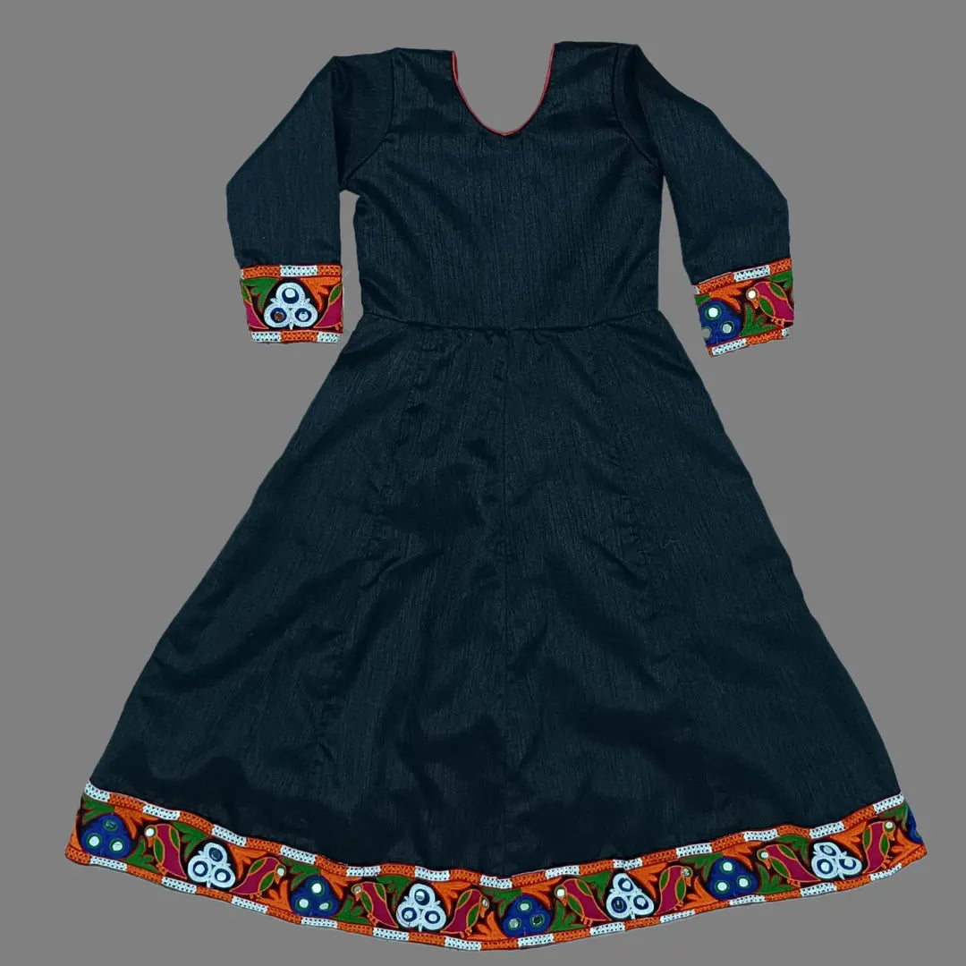 Black Long Gown With Embroidery Lace Work image 0